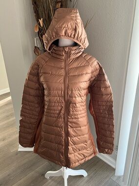 NWT Quince Womens Hooded Lightweight Packable Down Puffer Jacket Sienna Size Lrg